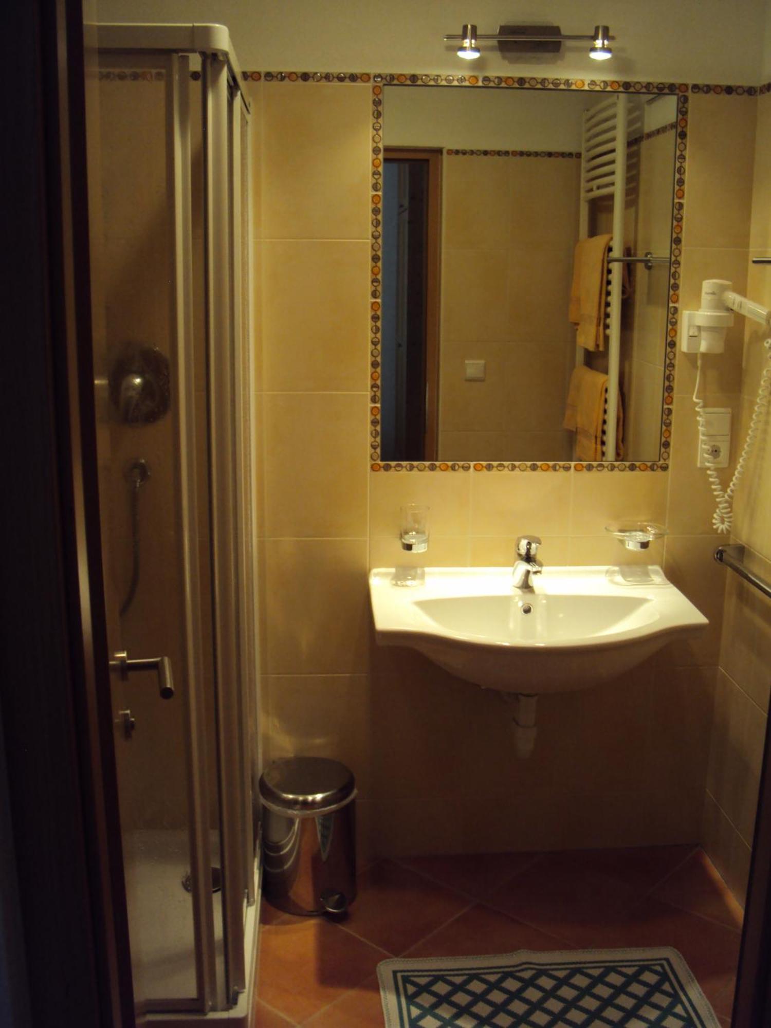 Hotel Haus Fliri Graun im Vinschgau Zimmer foto