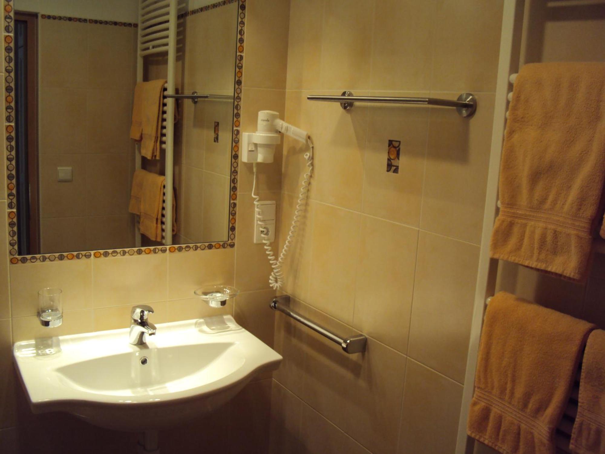 Hotel Haus Fliri Graun im Vinschgau Zimmer foto