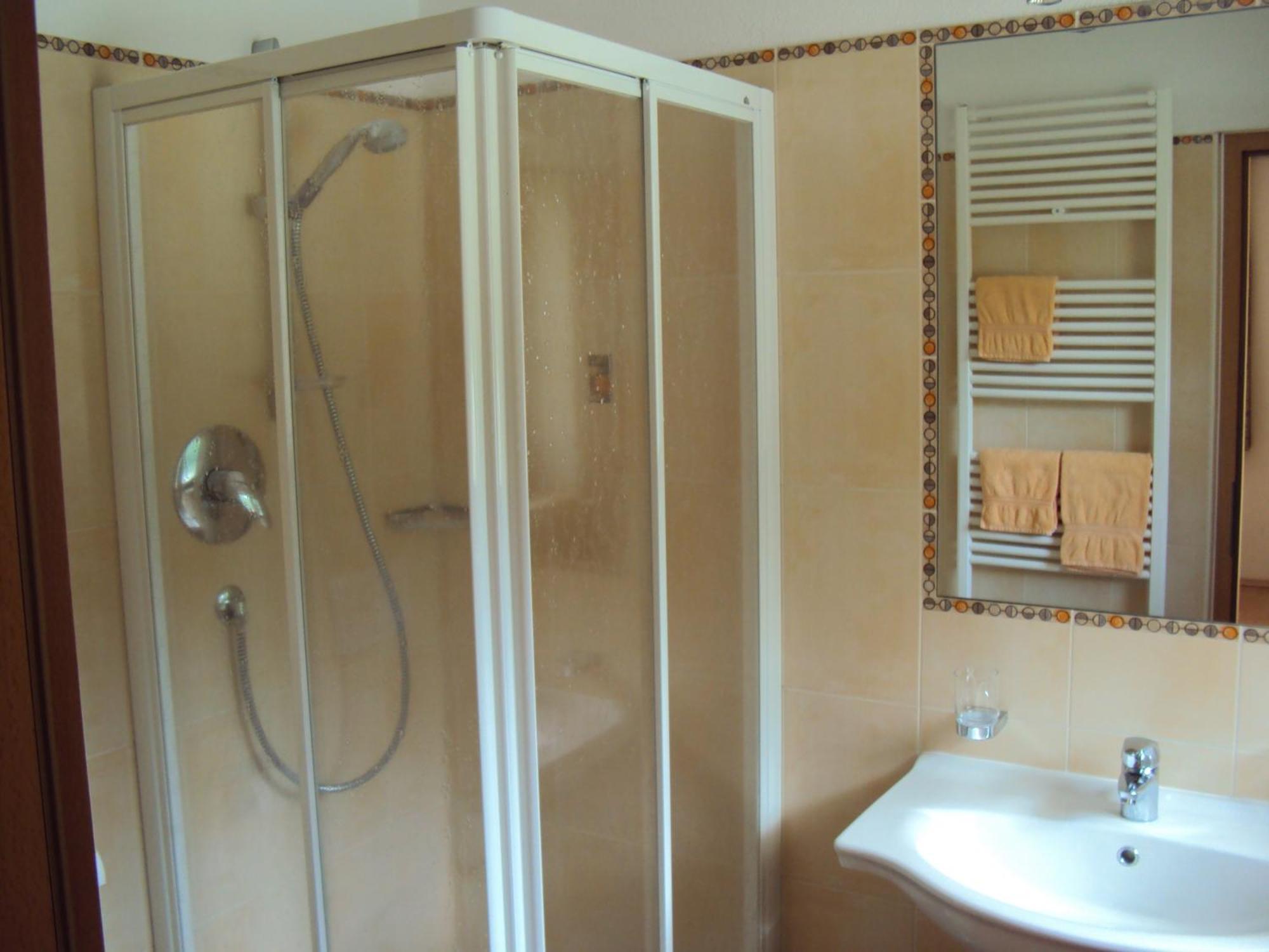 Hotel Haus Fliri Graun im Vinschgau Zimmer foto