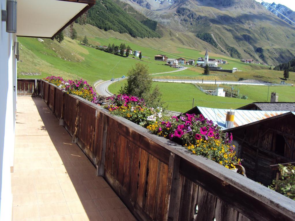 Hotel Haus Fliri Graun im Vinschgau Exterior foto