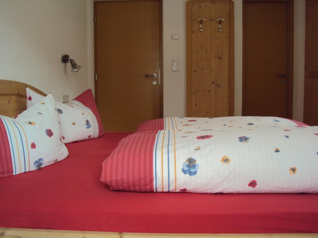 Hotel Haus Fliri Graun im Vinschgau Zimmer foto