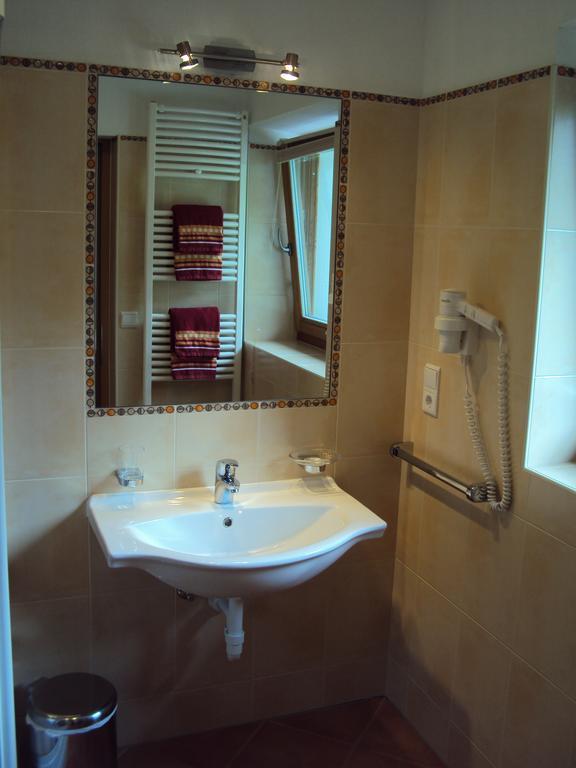 Hotel Haus Fliri Graun im Vinschgau Zimmer foto