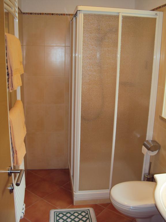 Hotel Haus Fliri Graun im Vinschgau Zimmer foto