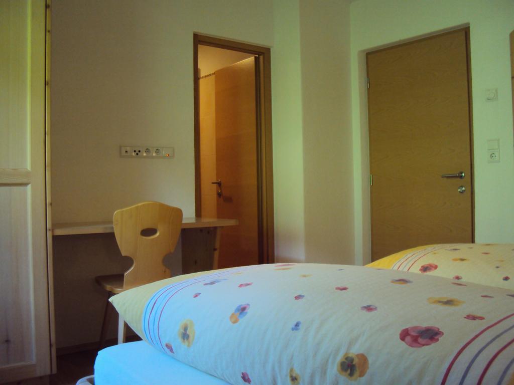 Hotel Haus Fliri Graun im Vinschgau Zimmer foto