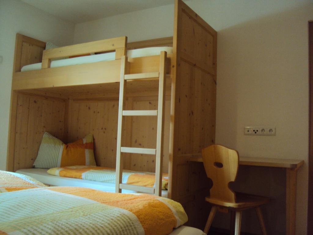 Hotel Haus Fliri Graun im Vinschgau Zimmer foto