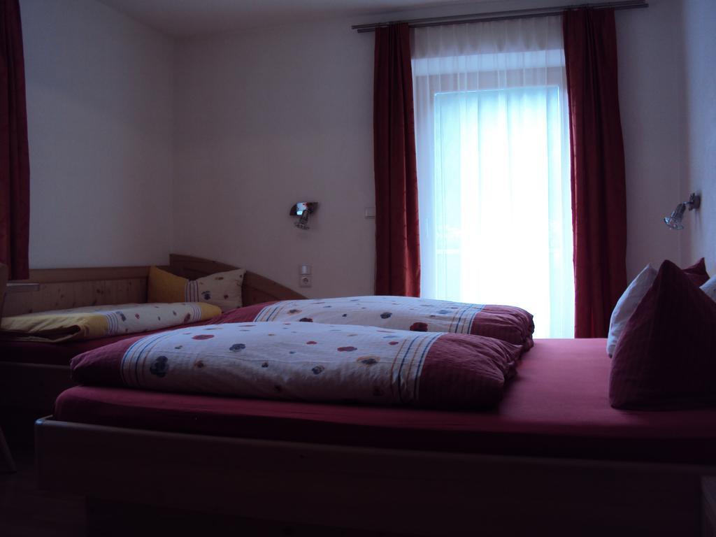 Hotel Haus Fliri Graun im Vinschgau Zimmer foto