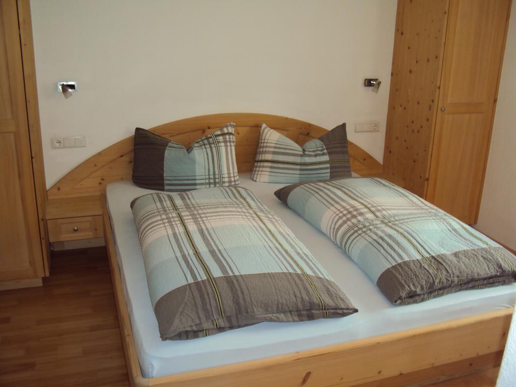 Hotel Haus Fliri Graun im Vinschgau Zimmer foto